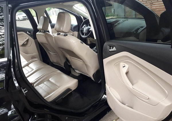 Ford Escape cena 77900 przebieg: 31654, rok produkcji 2019 z Słupsk małe 781